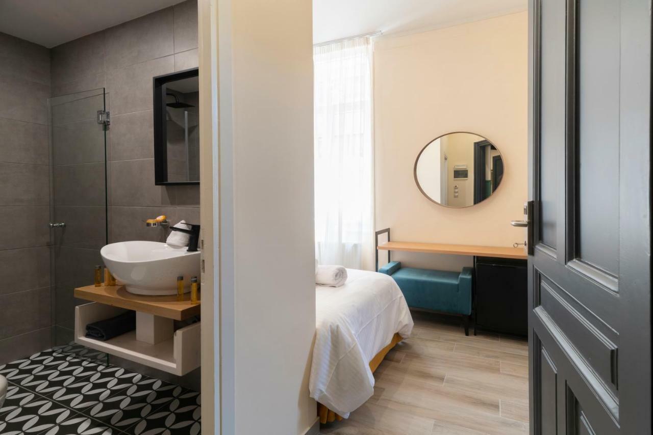 Market Twin Room Balcony